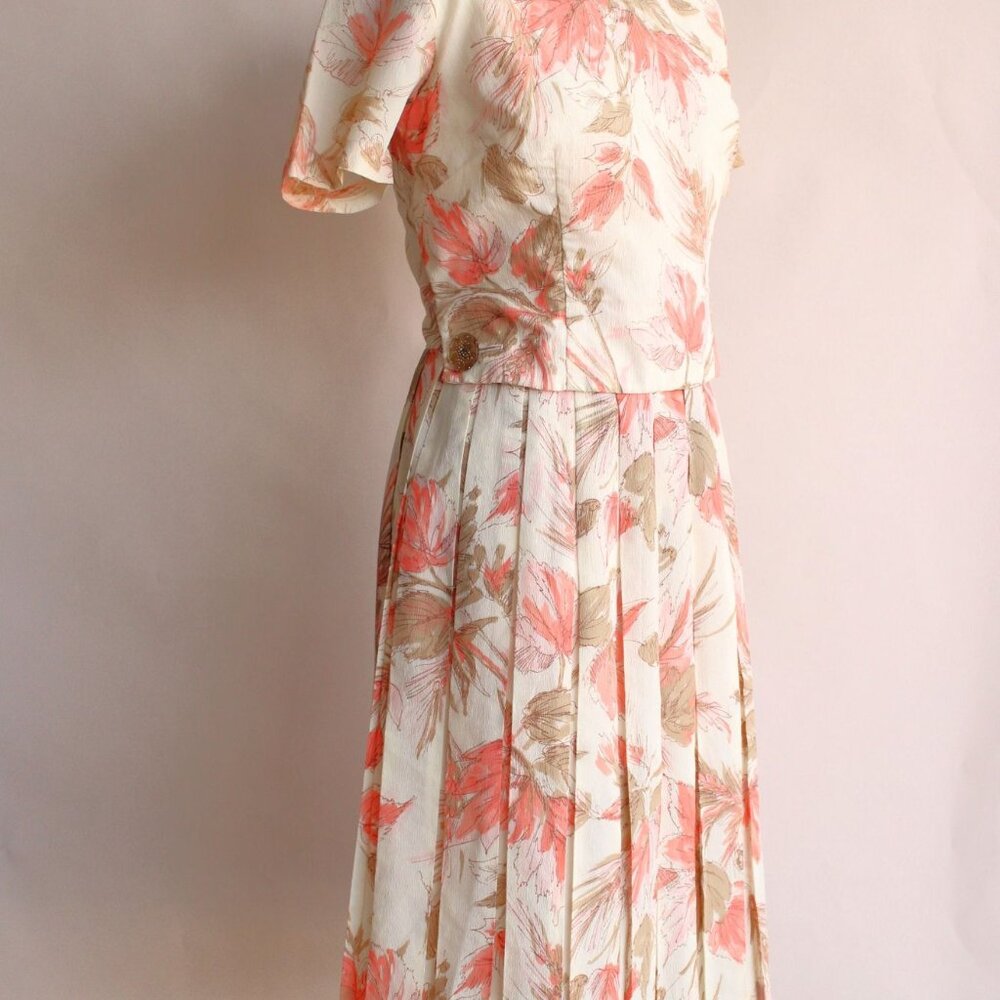 Vintage 1960s Dress, Floral Print With Lucite Buttons, Full Skirt Peach Pink - Picture 6 of 10